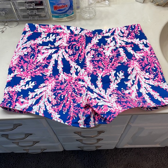 Lilly Pultizer Hazelle Stretch Short - Picture 5 of 5
